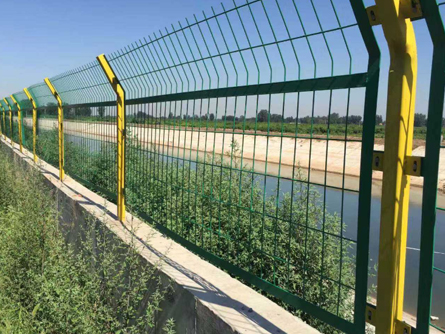 水库隔离网栏
